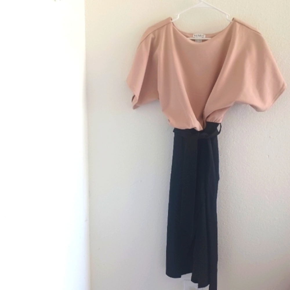 VENUS Elegant Beige Garment